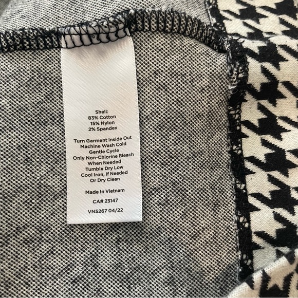 Like new Talbots houndstooth top! - Picture 5 of 5